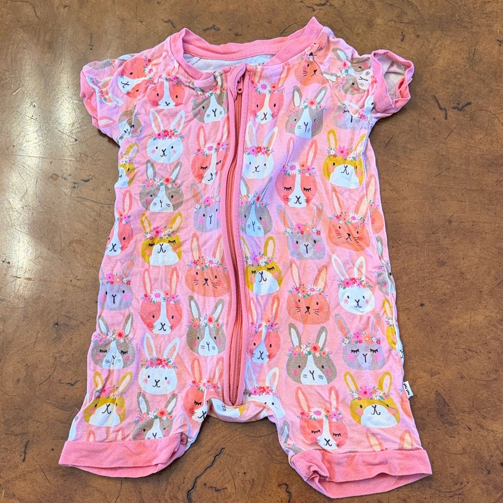 Little sleepies Pink Bunny Print Baby Romper shorty zippy 6-12 months